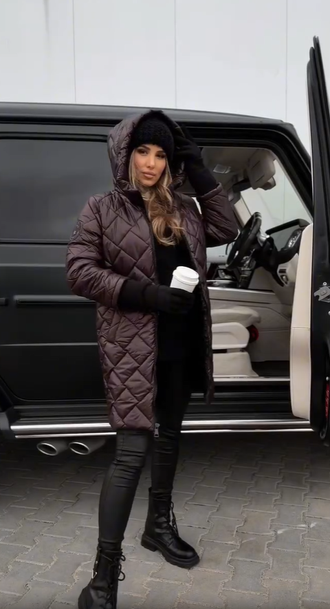 Piumino Trapuntato Elegante con Cappuccio